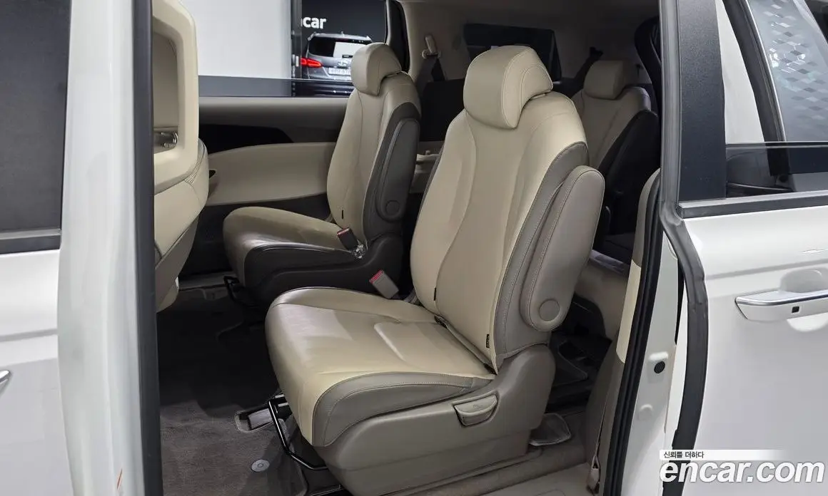 Kia Carnival 2022 2.2 автомат (гидро), фото 16