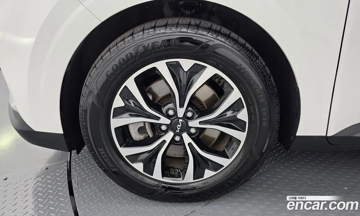 Kia Carnival 2022 2.2 автомат (гидро), фото 5