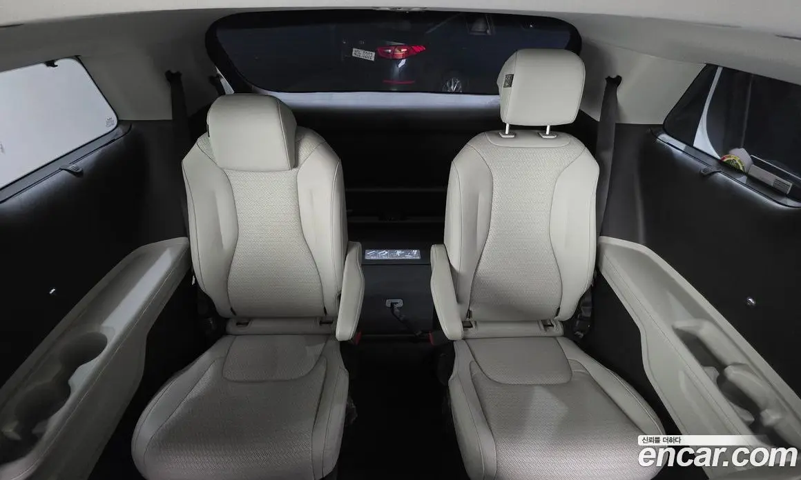 Kia Carnival 2023 2.2 автомат (гидро), фото 18