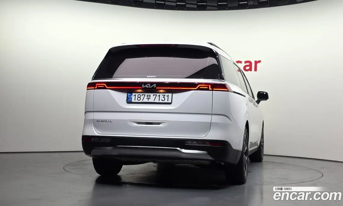 Kia Carnival 2023 2.2 автомат (гидро), фото 4