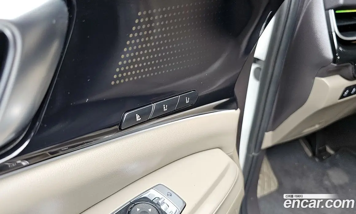 Kia Carnival 2025 1.6 автомат (гидро), фото 18