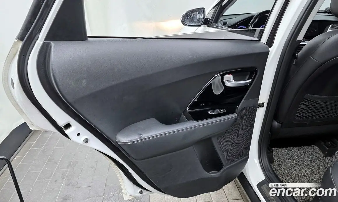 Kia Niro 2019 1.6 автомат (гидро), фото 15