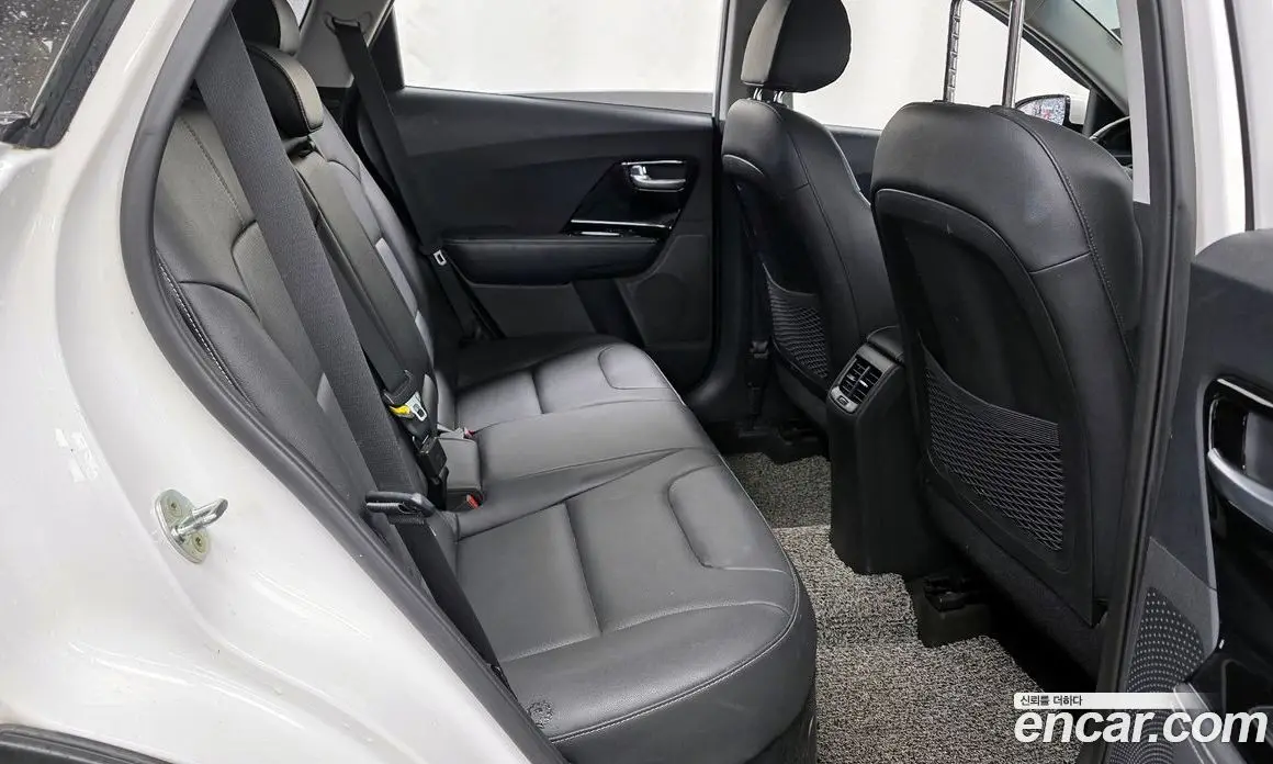 Kia Niro 2019 1.6 автомат (гидро), фото 18