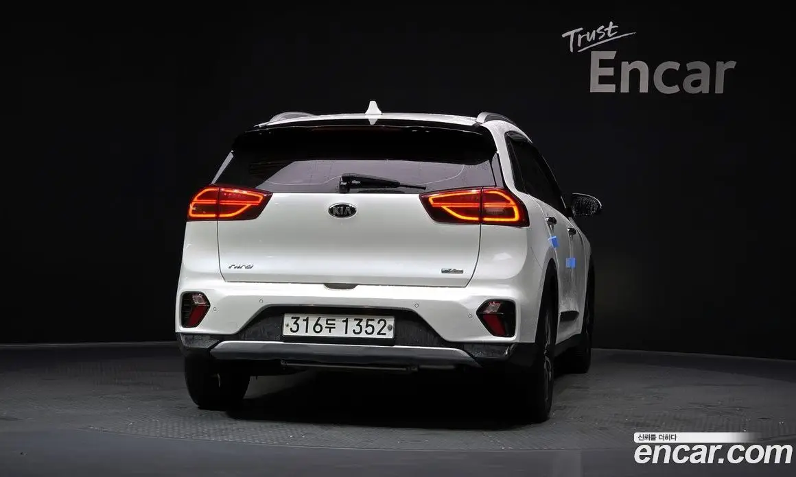 Kia Niro 2019 1.6 автомат (гидро), фото 4