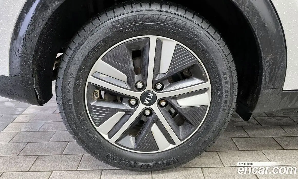 Kia Niro 2019 1.6 автомат (гидро), фото 5
