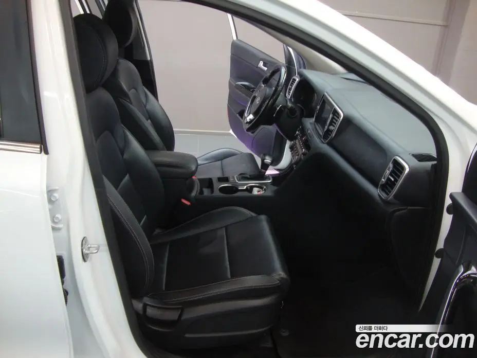 Kia Sportage 2018 2.0 автомат (гидро), фото 15