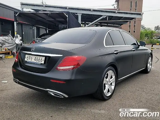 Mercedes-Benz E-Class 2016 1.9 автомат (гидро), миниатюра 4