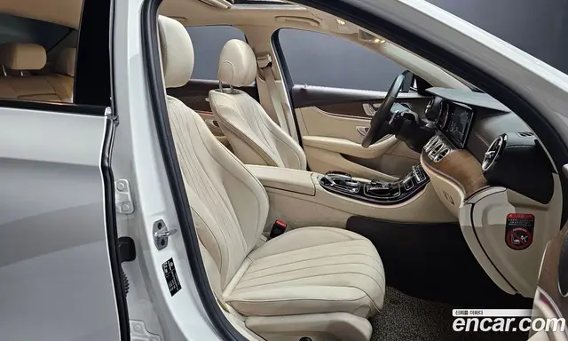 Mercedes-Benz E-Class 2018 1.9 автомат (гидро), миниатюра 11