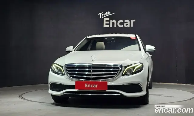 Mercedes-Benz E-Class 2018 1.9 автомат (гидро), миниатюра 3