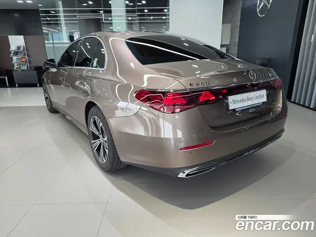Mercedes-Benz E-Class 2025 2.0 автомат (гидро), миниатюра 2
