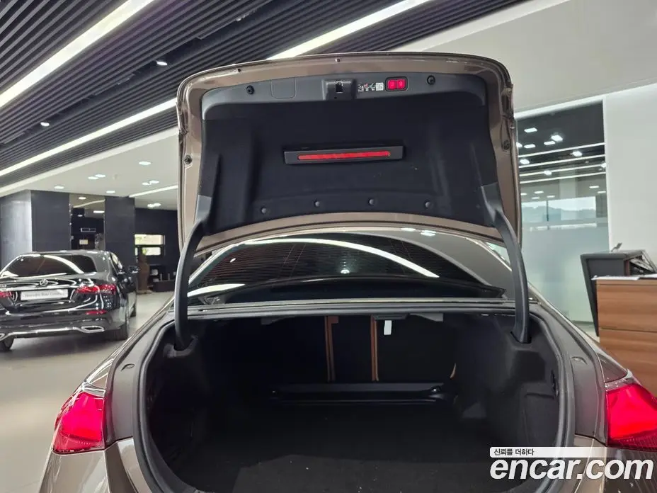 Mercedes-Benz E-Class 2025 2.0 автомат (гидро), фото 20