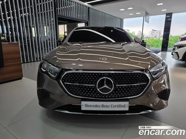 Mercedes-Benz E-Class 2025 2.0 автомат (гидро), миниатюра 3