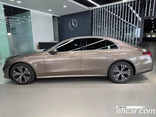 Mercedes-Benz E-Class 2025 2.0 автомат (гидро), миниатюра 6