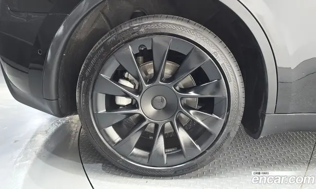 Tesla Model Y 2022 0.2 автомат (гидро), миниатюра 4