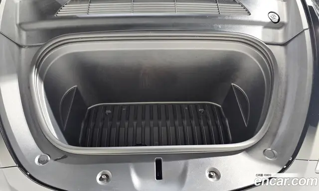 Tesla Model Y 2022 0.2 автомат (гидро), миниатюра 5