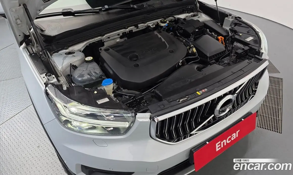 Volvo XC40 2020 2.0 автомат (гидро), фото 6