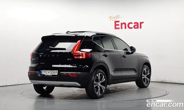 Volvo XC40 2022 2.0 автомат (гидро), миниатюра 2