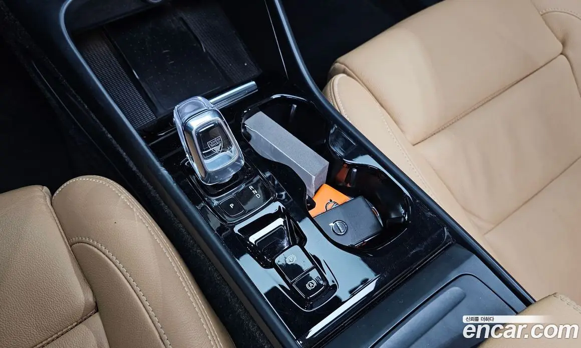 Volvo XC40 2022 2.0 автомат (гидро), фото 12