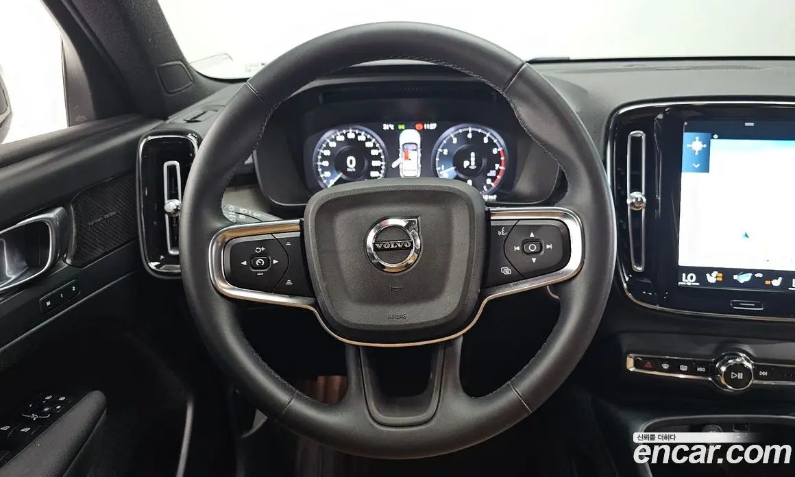 Volvo XC40 2022 2.0 автомат (гидро), фото 19