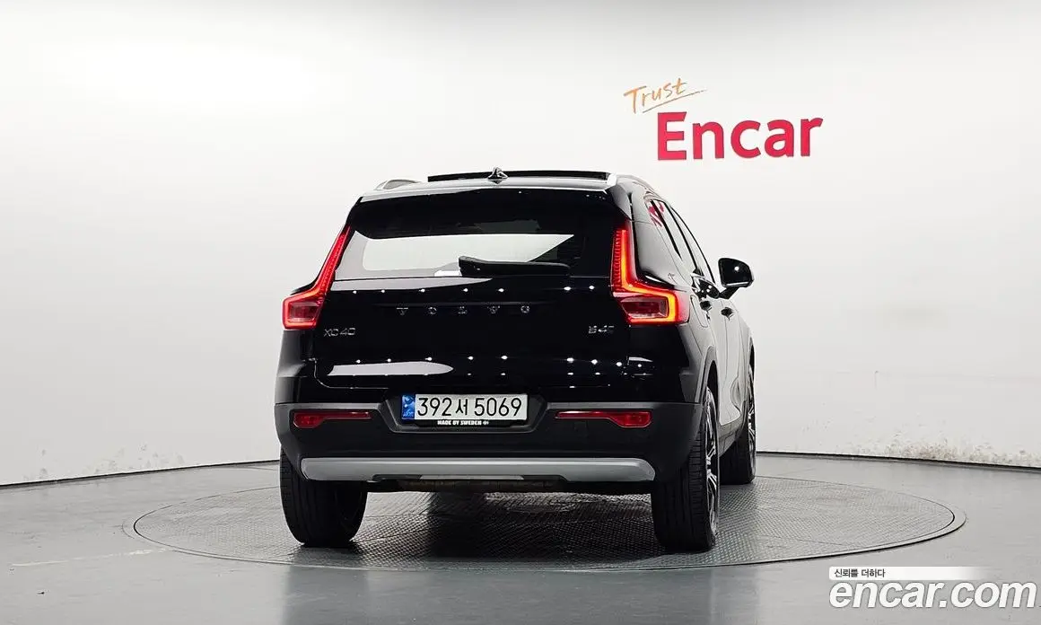 Volvo XC40 2022 2.0 автомат (гидро), фото 4