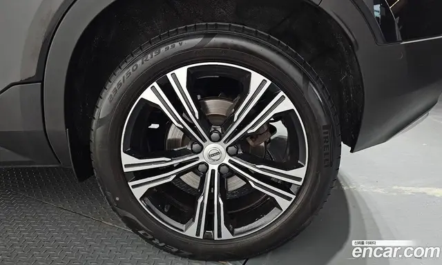 Volvo XC40 2022 2.0 автомат (гидро), миниатюра 7