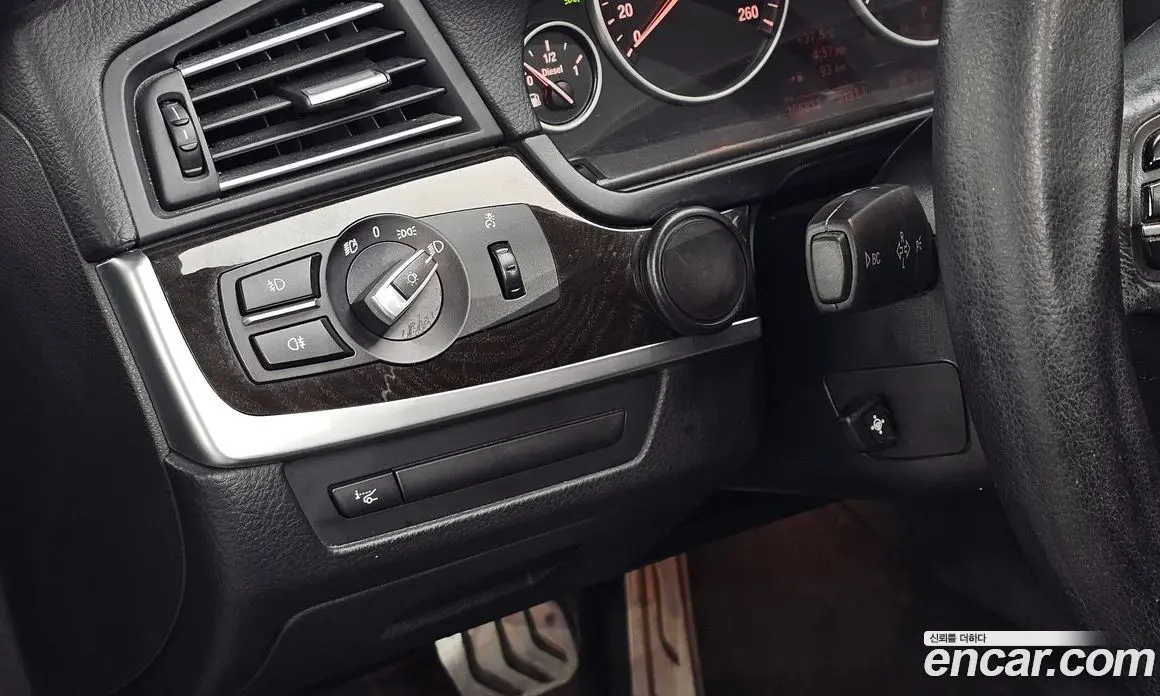 BMW 5 серия 2011 2.0 автомат (гидро), фото 16