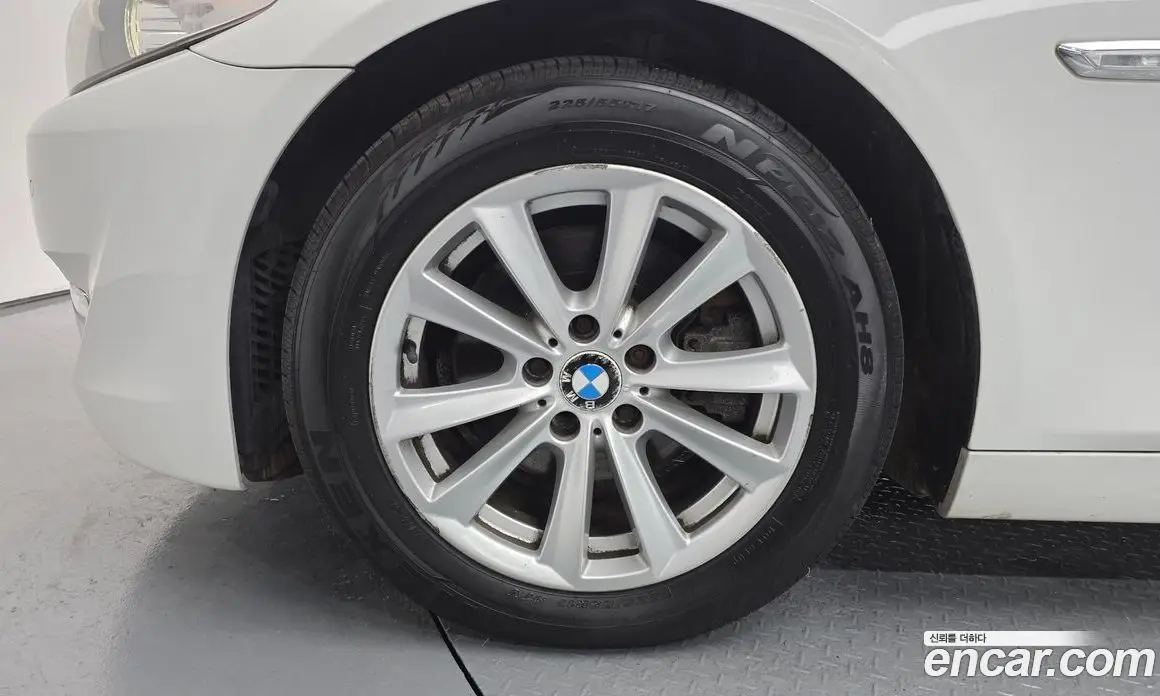 BMW 5 серия 2011 2.0 автомат (гидро), фото 5