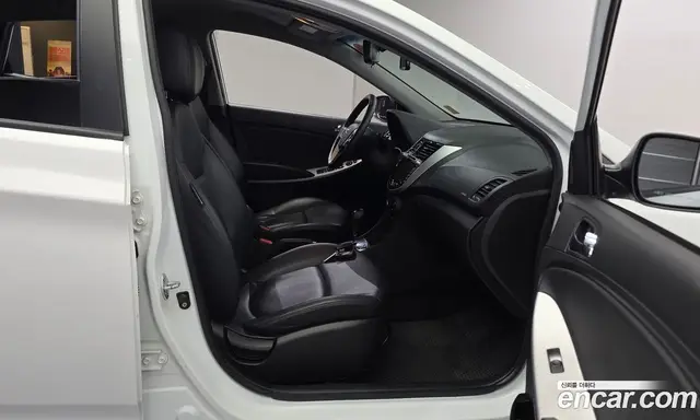 Hyundai Accent 2011 1.6 автомат (гидро), миниатюра 12