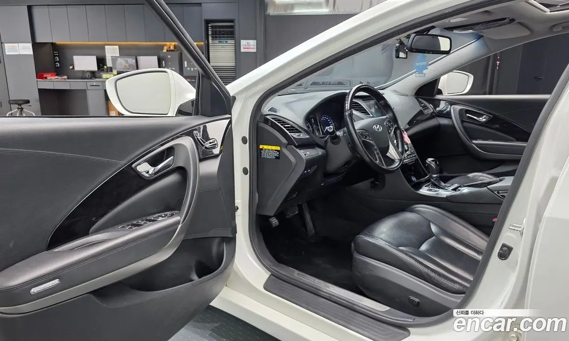 Hyundai Grandeur 2015 3.0 автомат (гидро), фото 12 Hyundai Grandeur 2015 3.0 автомат (гидро), фото 12