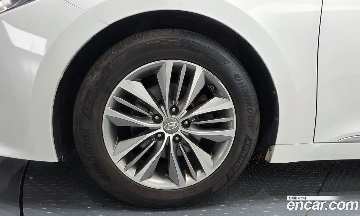 Hyundai Grandeur 2015 3.0 автомат (гидро), фото 4 Hyundai Grandeur 2015 3.0 автомат (гидро), фото 4