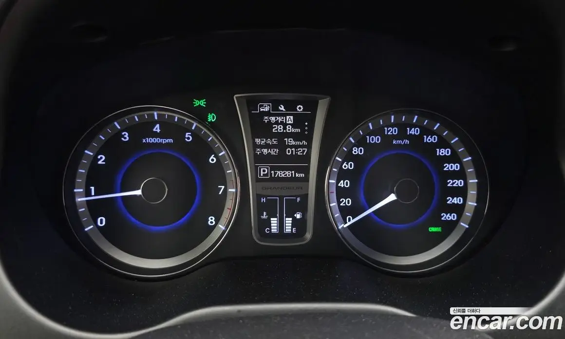 Hyundai Grandeur 2015 3.0 автомат (гидро), фото 10 Hyundai Grandeur 2015 3.0 автомат (гидро), фото 10