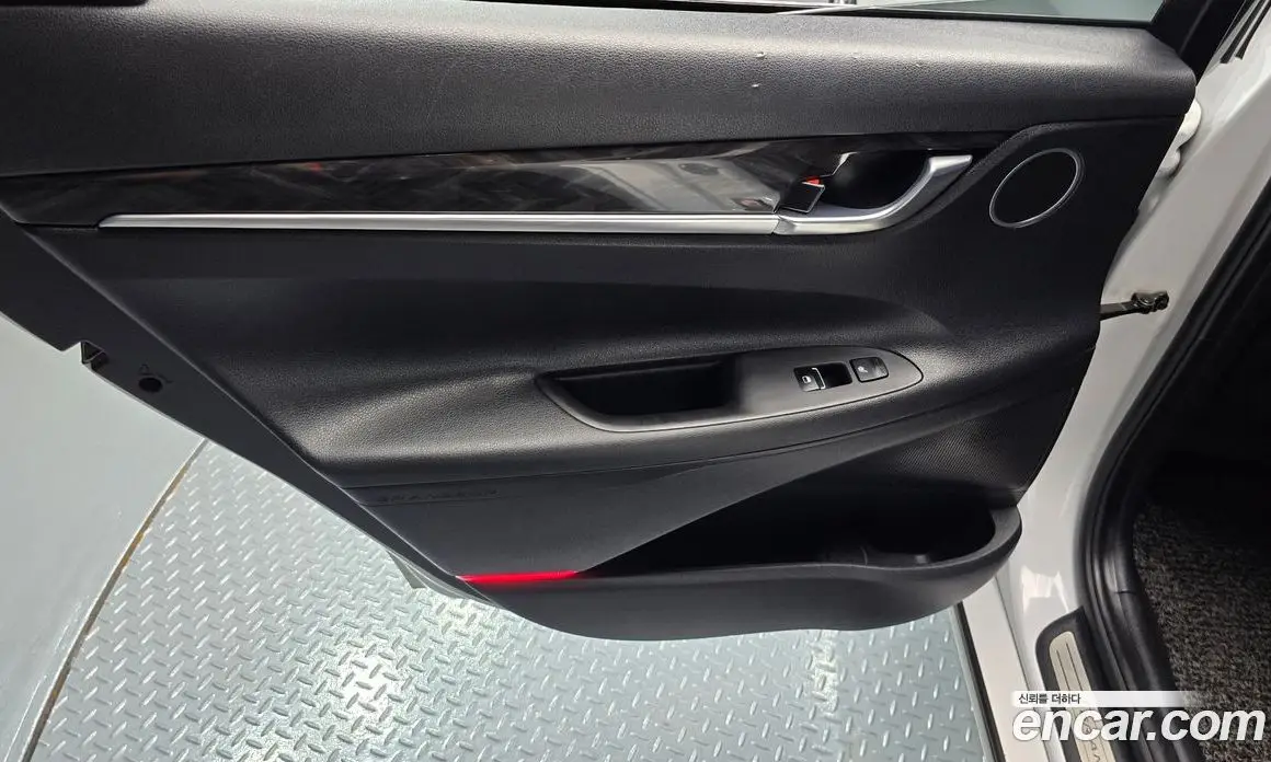 Hyundai Grandeur 2016 2.4 автомат (гидро), фото 15