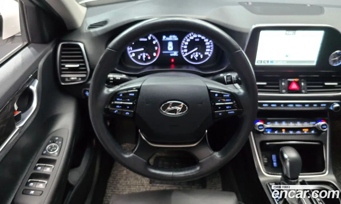 Hyundai Grandeur 2016 2.4 автомат (гидро), фото 19