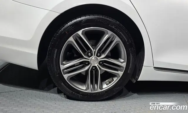 Hyundai Grandeur 2016 2.4 автомат (гидро), миниатюра 5