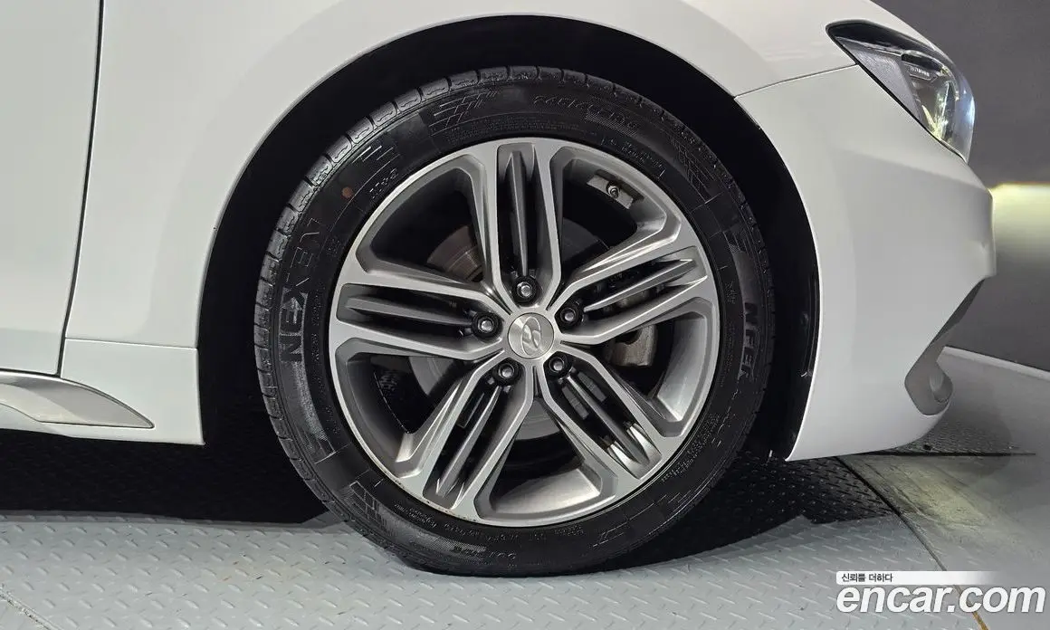 Hyundai Grandeur 2016 2.4 автомат (гидро), фото 7