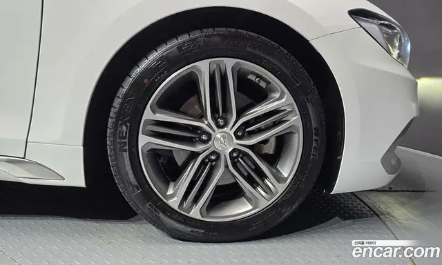 Hyundai Grandeur 2016 2.4 автомат (гидро), миниатюра 7