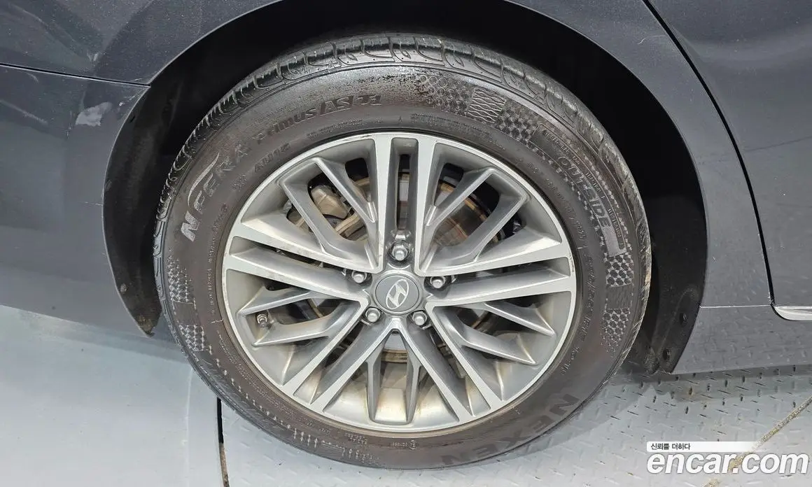 Hyundai Grandeur 2017 2.4 автомат (гидро), фото 5 Hyundai Grandeur 2017 2.4 автомат (гидро), фото 5