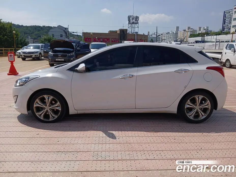 Hyundai i30 2012 1.6 автомат (гидро), фото 3 Hyundai i30 2012 1.6 автомат (гидро), фото 3