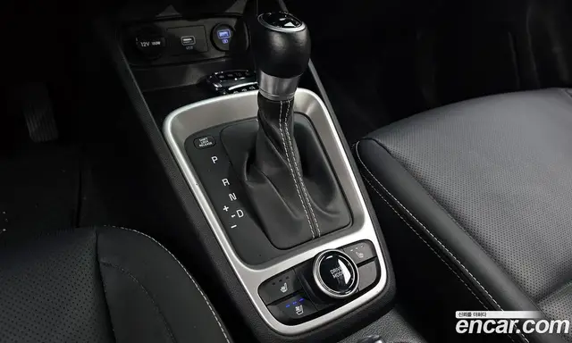 Hyundai Venue 2021 1.6 автомат (гидро), миниатюра 12