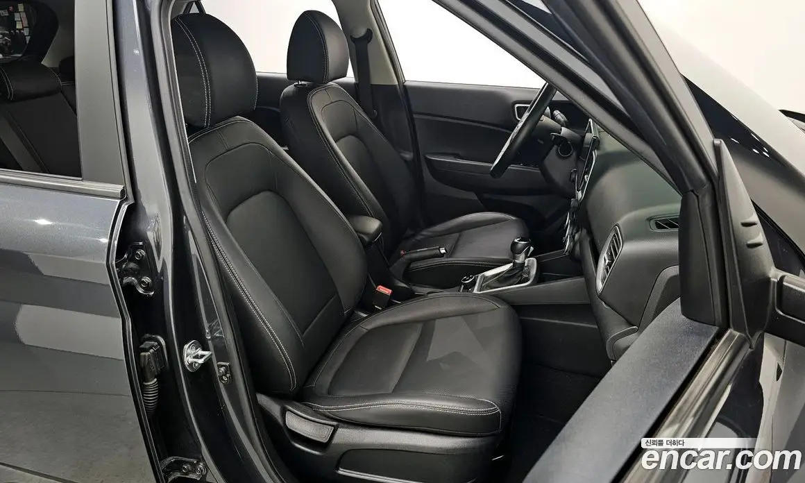 Hyundai Venue 2021 1.6 автомат (гидро), фото 16