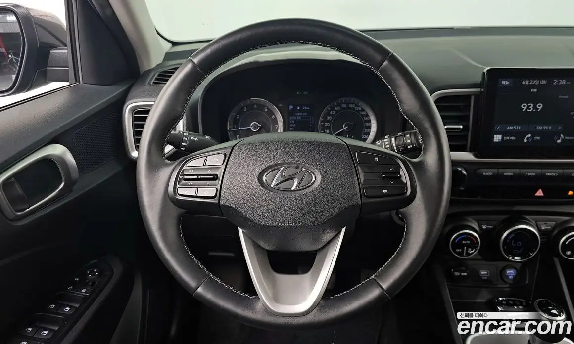 Hyundai Venue 2021 1.6 автомат (гидро), фото 19