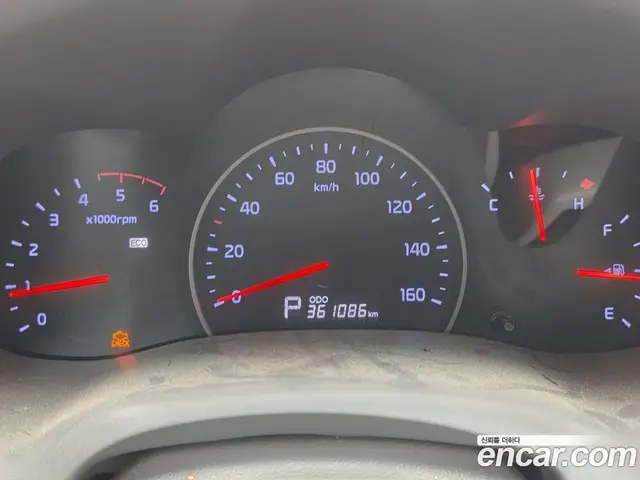 Kia Carnival 2014 2.2 автомат (гидро), миниатюра 11