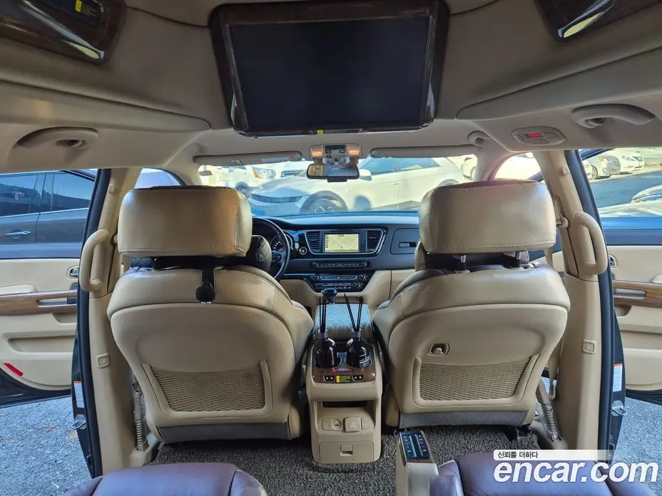 Kia Carnival 2015 2.2 автомат (гидро), фото 20