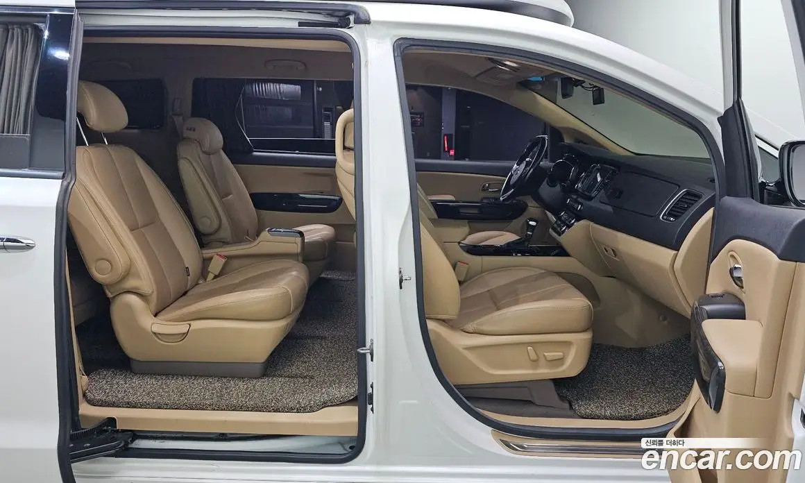 Kia Carnival 2018 2.2 автомат (гидро), фото 12