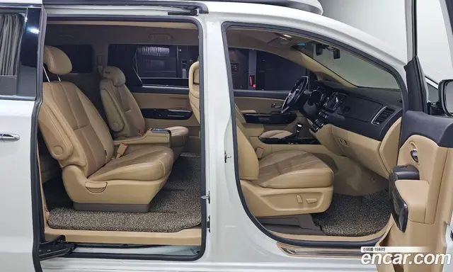 Kia Carnival 2018 2.2 автомат (гидро), миниатюра 12
