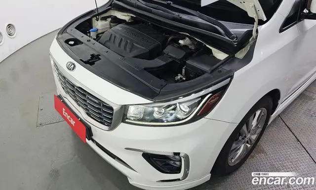Kia Carnival 2018 2.2 автомат (гидро), миниатюра 6