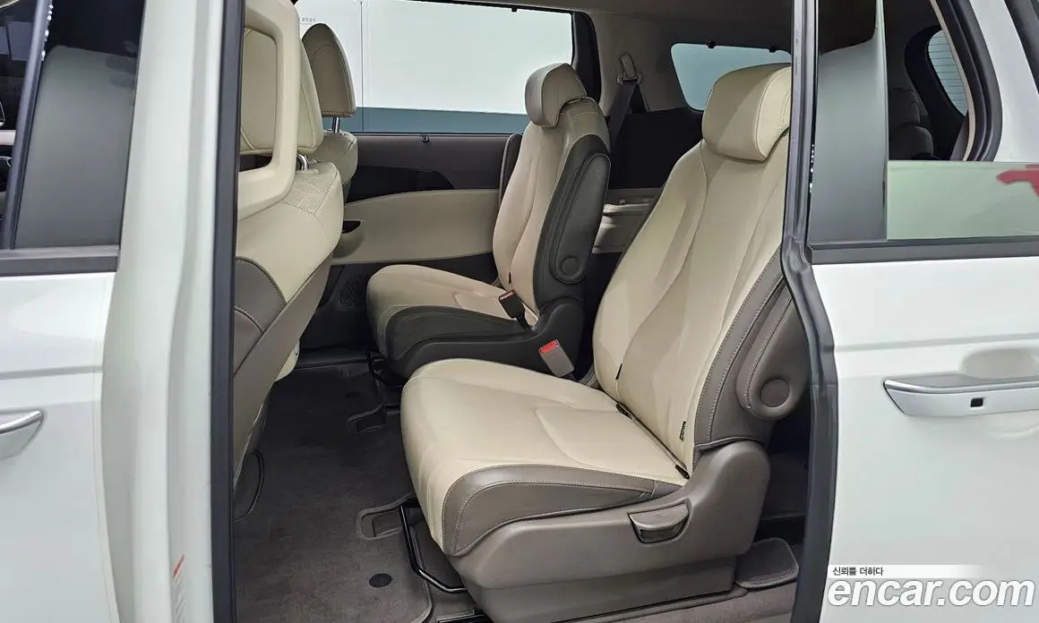 Kia Carnival 2020 2.2 автомат (гидро), фото 18