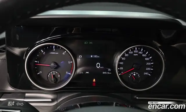 Kia Carnival 2021 2.2 автомат (гидро), миниатюра 8