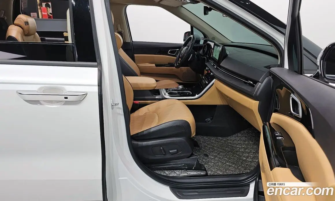 Kia Carnival 2023 2.2 автомат (гидро), фото 11