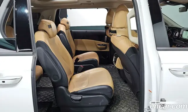 Kia Carnival 2023 2.2 автомат (гидро), миниатюра 12